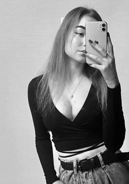 Я Полина, 23, знакомлюсь без обязательств в Кирове