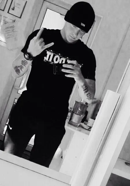 Я Ник, 41, знакомлюсь на одну ночь в Смоленске