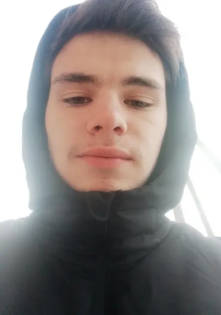 Я Кирилл, 21, из Анжеро-Судженска, ищу знакомства без обязательств