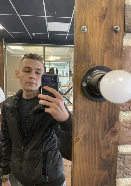 Я Ярр, 25, из Ессентуков, ищу знакомства без обязательств