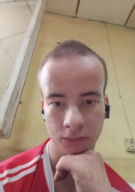 Игорь из Смоленска, мне 21, познакомлюсь для общения