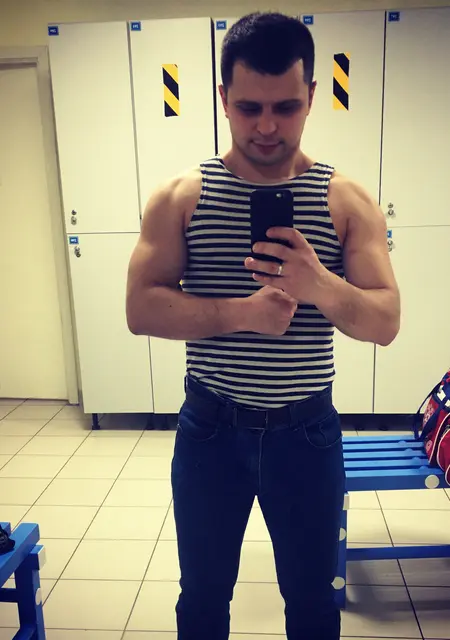 Я Максим, 35, из Кронштадта, ищу знакомства на одну ночь