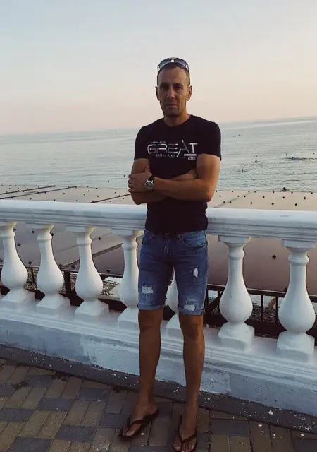 Санек из Тимашевска, мне 39, познакомлюсь на одну ночь