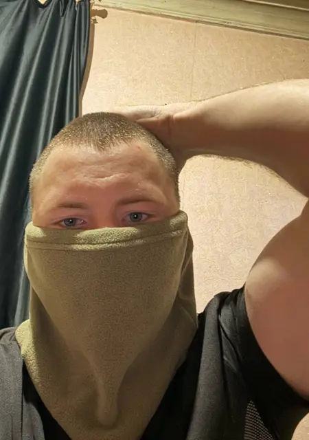 Я Иван, 22, из Нижнего Тагила, ищу знакомство для общения