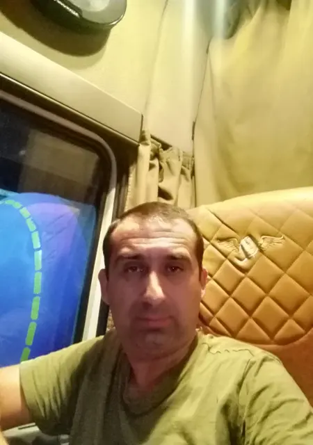 Я Сергей, 47, из Волгодонска, ищу знакомства на одну ночь