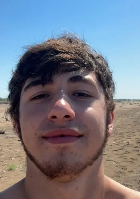 Умар из Дербента, мне 21, познакомлюсь для приятного времяпровождения