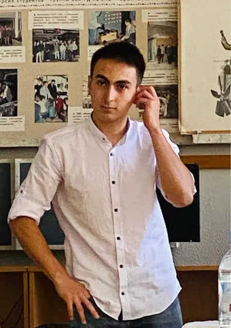 Эдем из Феодосии, мне 22, познакомлюсь без обязательств