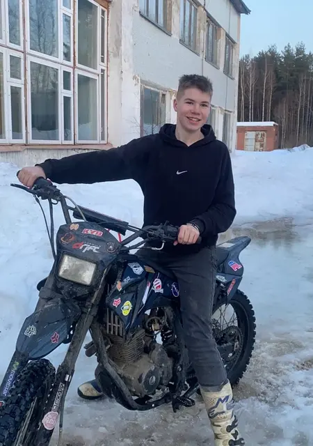 Я Влад, 19, знакомлюсь на одну ночь в Владимире