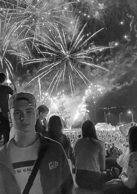 Саша из Волгограда, мне 20, познакомлюсь на одну ночь