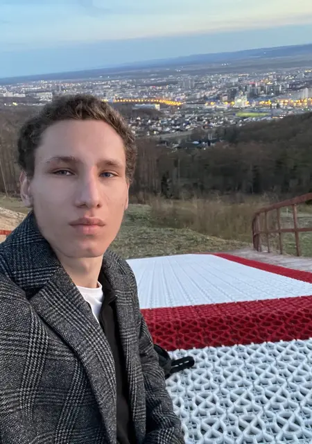 Борис из Южно-Сахалинска, мне 21, познакомлюсь для приятного времяпровождения