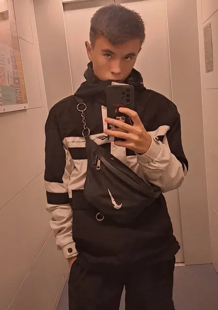 Я Артём, 20, знакомлюсь без обязательств в Новосибирске