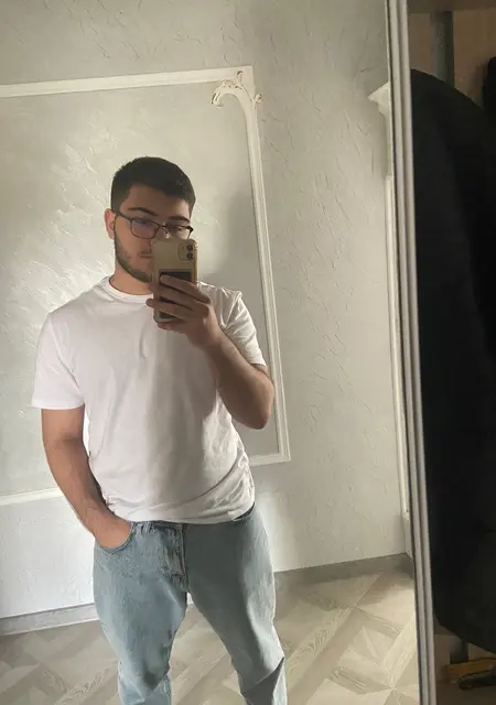 Артур из Тольятти, ищу на сайте знакомства на одну ночь