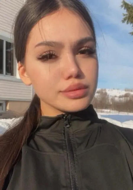 Я Ylya, 19, знакомлюсь для приятного времяпровождения в Новосибирске