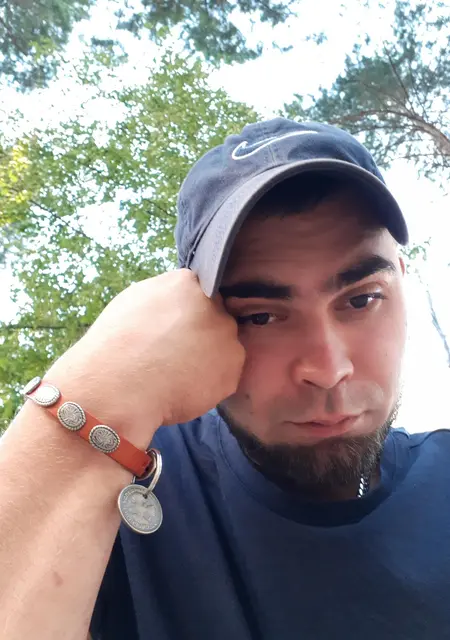 Антон из Губкина, мне 38, познакомлюсь для дружбы