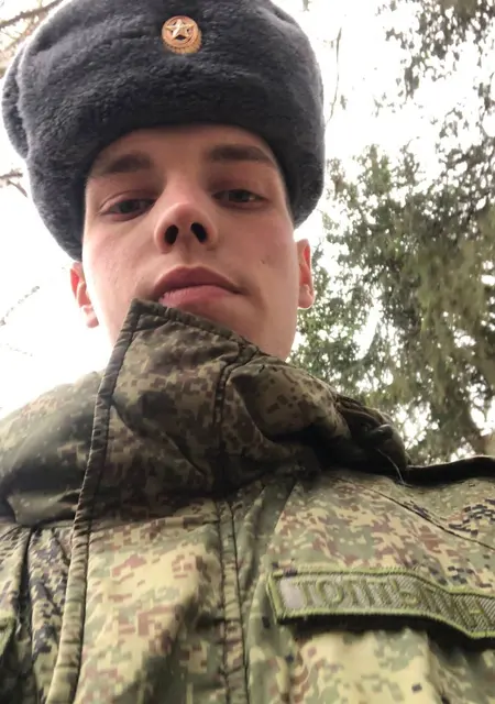 Я Алексей, 22, из Ухты, ищу знакомство для постоянных отношений