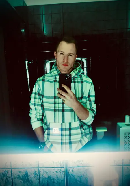 Я Костя, 26, знакомлюсь для приятного времяпровождения в Смоленске