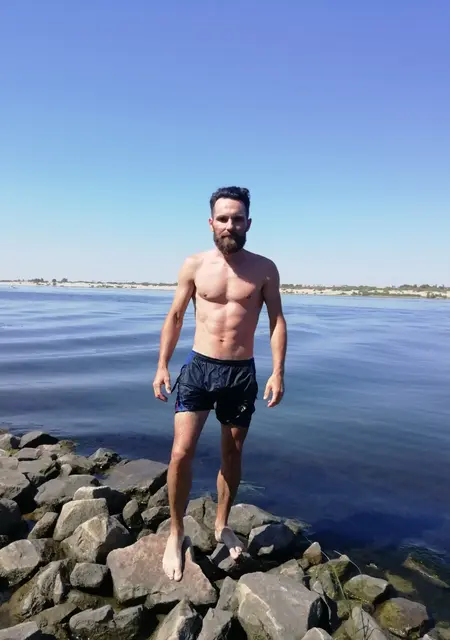 Я Oleg, 40, из Волжского, ищу знакомства без обязательств