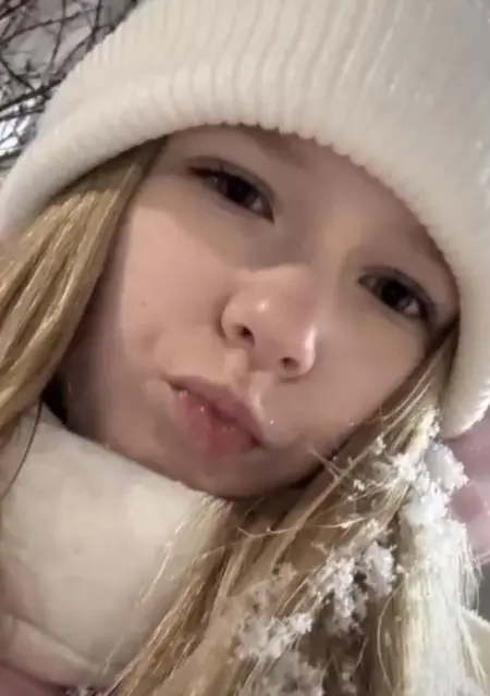 Marinka из Казани, мне 18, познакомлюсь без обязательств