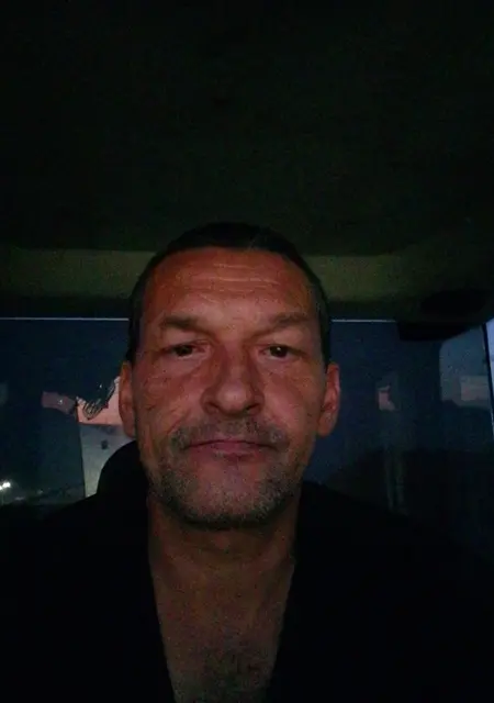 Я Игорь, 44, из Воронежа, ищу знакомства без обязательств