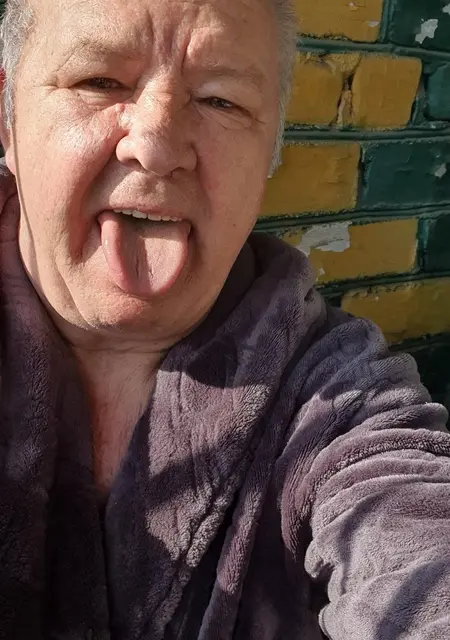 Механик из Санкт-Петербурга, мне 60, познакомлюсь для общения