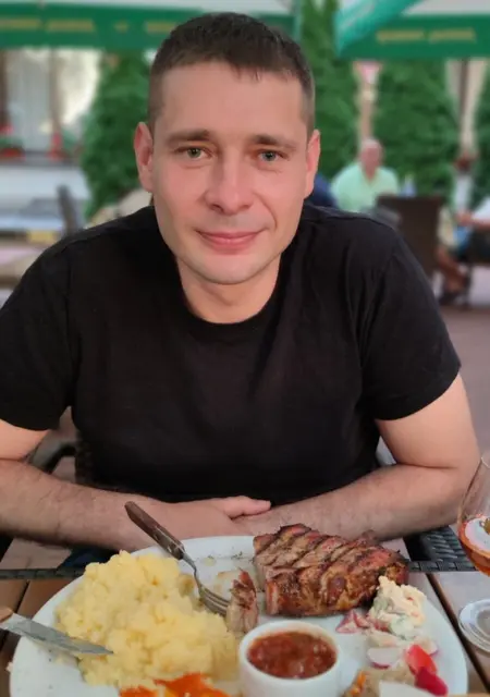 Саша з Вараша, шукаю на сайті вірт