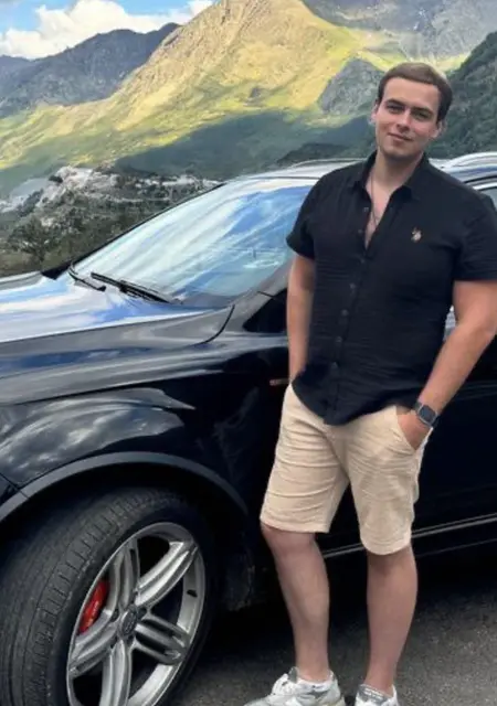 Артем из Тольятти, ищу на сайте знакомства на одну ночь