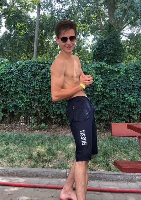 Я Данил, 20, из Новочеркасска, ищу знакомство для общения