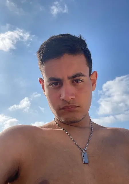 Adam из Пушкина, ищу на сайте знакомства на одну ночь