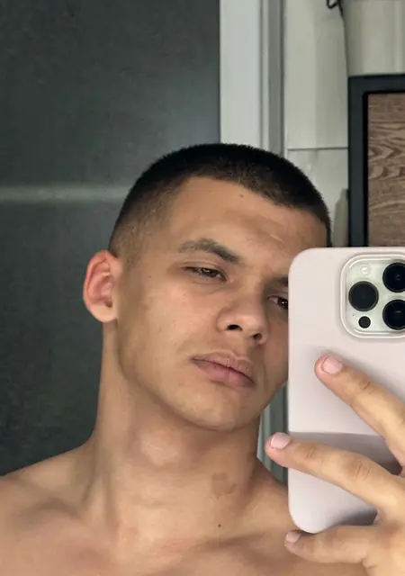 Я Nikita, 20, из Таганрога, ищу знакомство для вирта