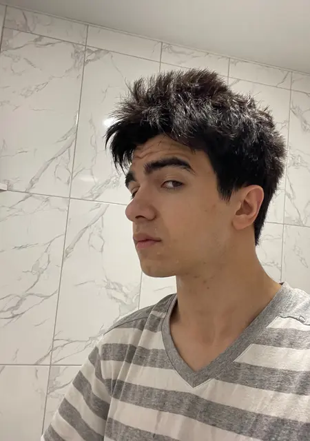 Я Сайгид, 19, из Махачкалы, ищу знакомства без обязательств