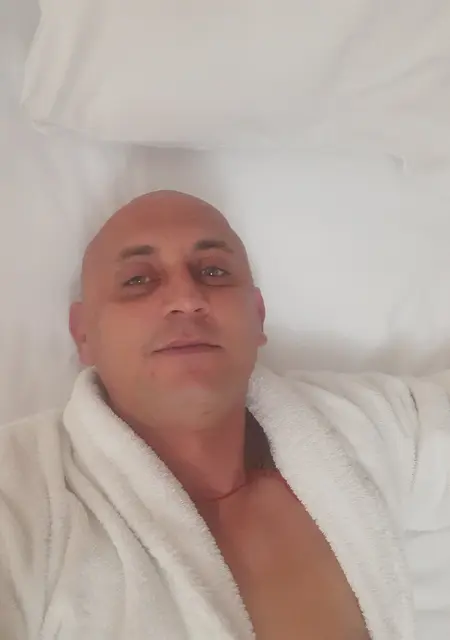 Андрей из Омска, мне 44, познакомлюсь для приятного времяпровождения