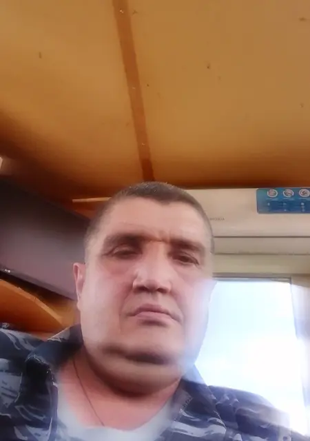 Я Дима, 46, из Самары, ищу знакомства на одну ночь