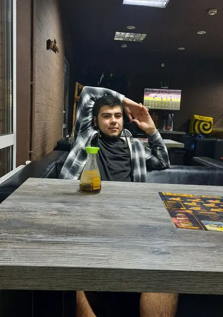 Я Марк, 23, из Лисок, ищу знакомства без обязательств