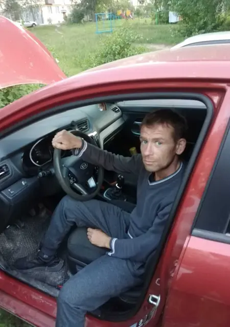 Саша из Зеленодольска, мне 39, познакомлюсь без обязательств