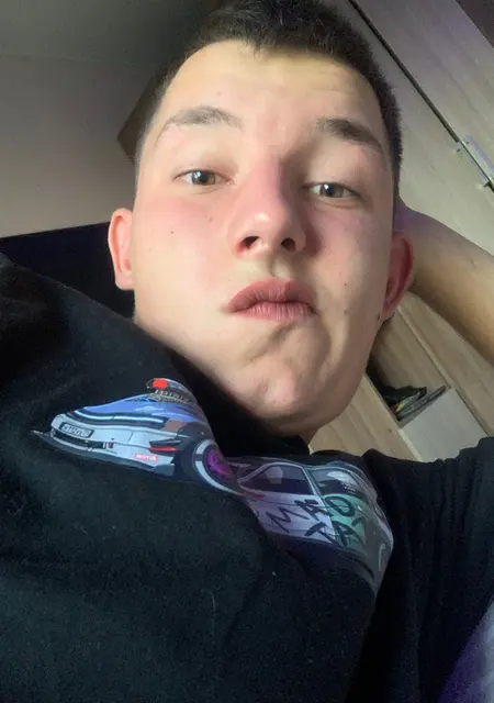 Евгений из Кирова, ищу на сайте знакомства без обязательств