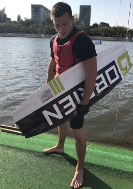 Артем из Астрахани, ищу на сайте знакомства на одну ночь