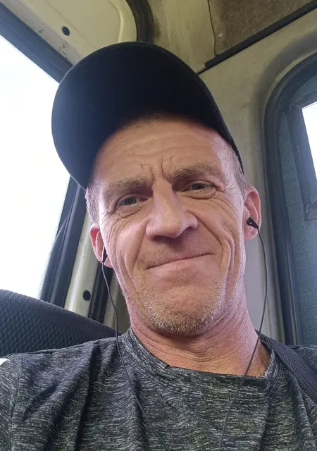 Дмитрий из Невинномысска, ищу на сайте постоянные отношения