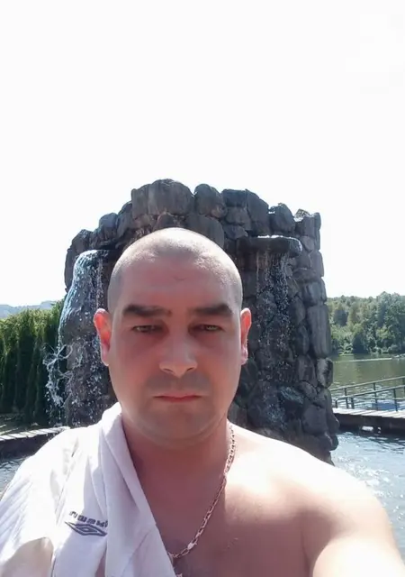 Толя из Праги, мне 42, познакомлюсь