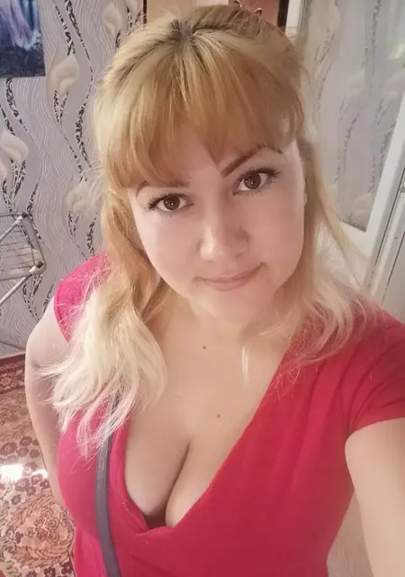 Я Марина, 39, знакомлюсь без обязательств в Астрахани