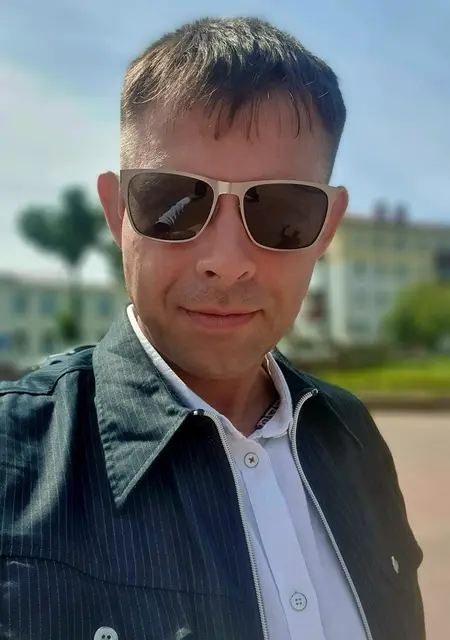 Денис из Корсакова, мне 46, познакомлюсь на одну ночь