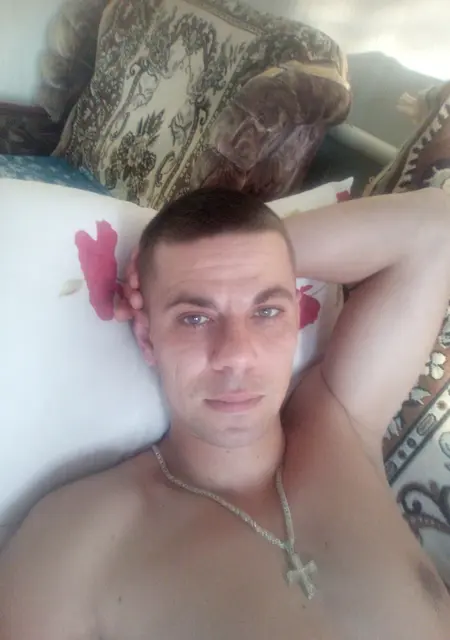 Григорий из Крымска, мне 28, познакомлюсь на одну ночь