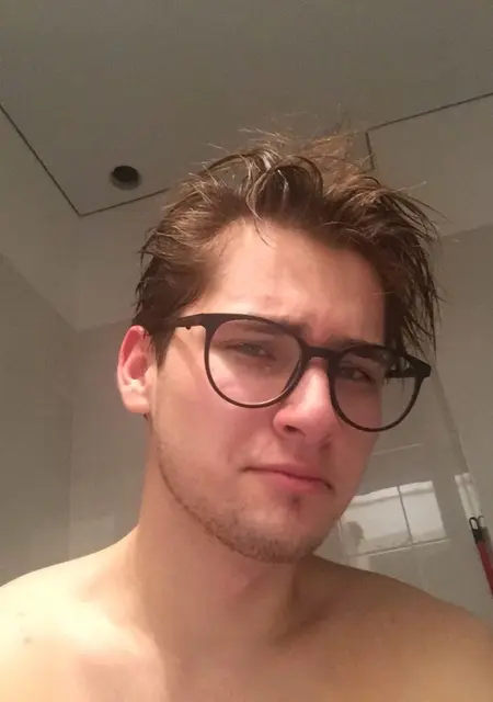 Я Генри, 25, из Магнитогорска, ищу знакомства без обязательств