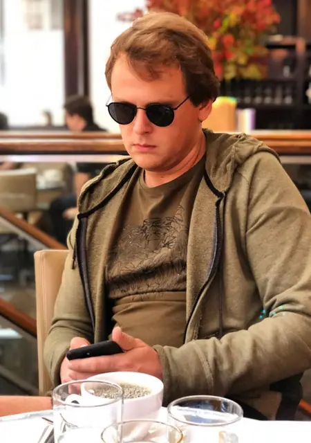 Я Алексей, 42, из Павловской Слободы, ищу знакомства на одну ночь