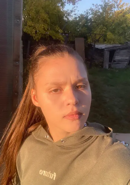 Я Alena, 19, знакомлюсь на одну ночь в Омске