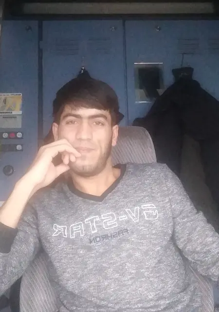 Шахоб из Солнечногорска, мне 25, познакомлюсь на одну ночь