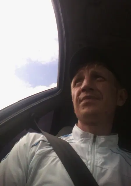 Андрей из Вольска, мне 46, познакомлюсь для приятного времяпровождения