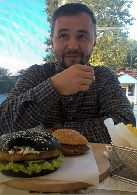 Михаил из Анапы, мне 25, познакомлюсь на одну ночь