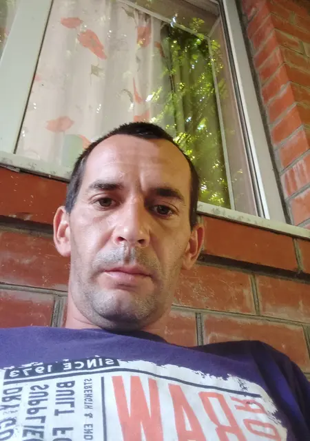 Виталик из Усть-Лабинска, ищу на сайте дружбу