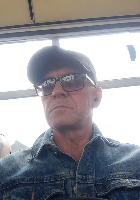 Я Владимир, 53, из Реутова, ищу знакомства без обязательств