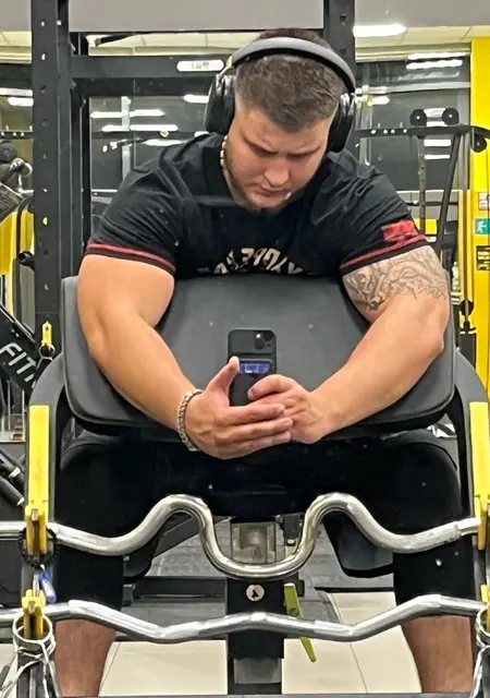 Кирилл из Звенигорода, ищу на сайте знакомства без обязательств